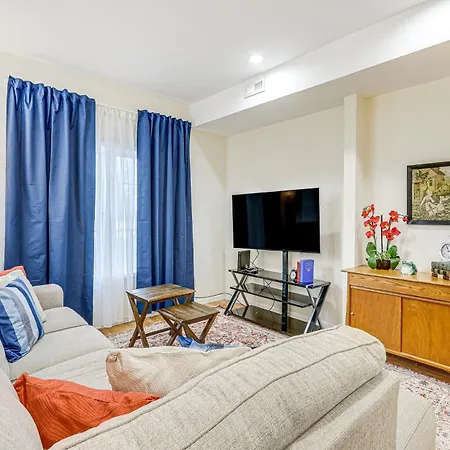 Modern New Haven Condo Less Than 1 Mi To Downtown!